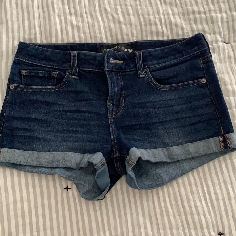 Express dark wash jean shorts sz 4